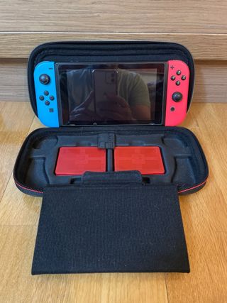 Nintendo Switch + Funda Mario Kart
