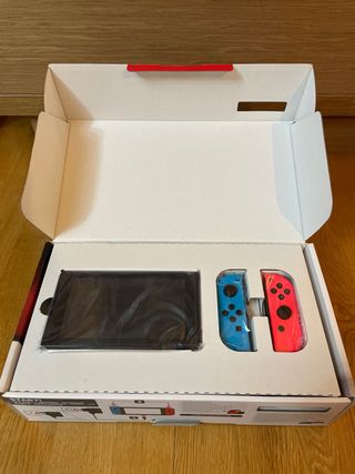 Nintendo Switch + Funda Mario Kart