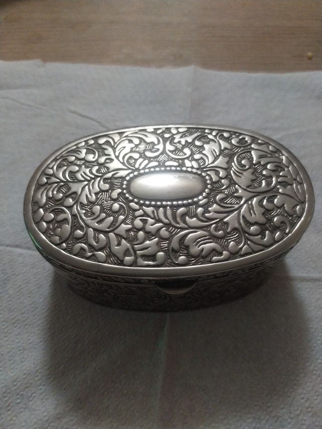 Joyero Ovalado Antiguo de Plata