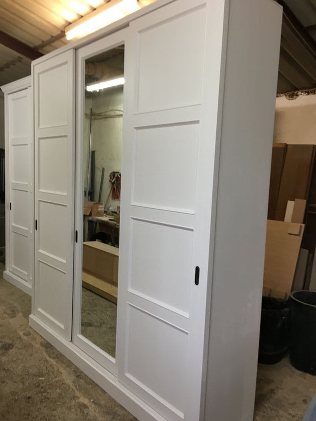 Armadio bianco in legno - 2 ante scorrevoli