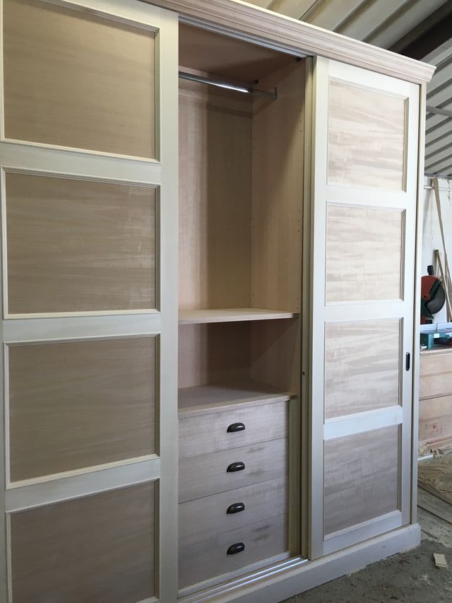 Armadio bianco in legno - 2 ante scorrevoli