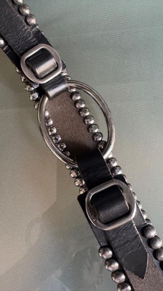 UNODE50 CINTURON TACHUELAS CUERO NEGRO MUJER