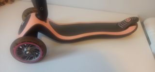 Patinete Globber infantil plegable con luces