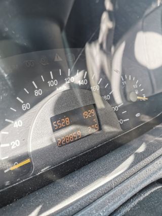 Mercedes-Benz w639 2004