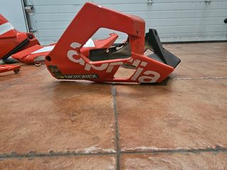 Depósito gasolina y molduras Aprilia Tuono 2005