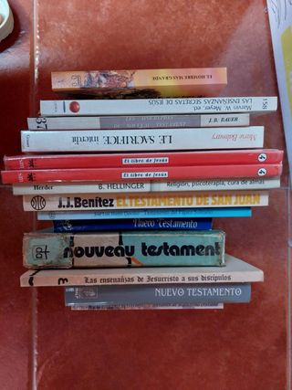 Se regalan libros religiosos en Español y Frances.