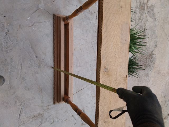 Mesita recibidor clásica