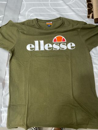 Camiseta ellesse verde oliva talla M