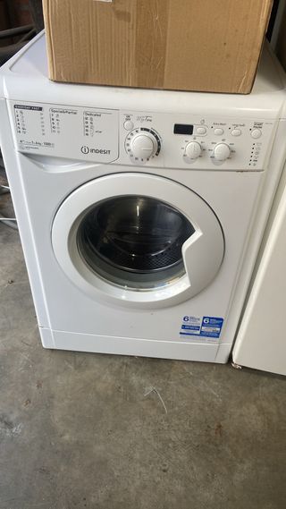 Lavadora Indesit 1000