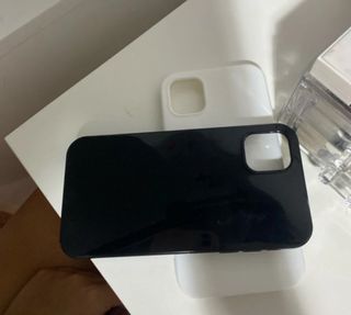 Fundas iPhone 11: Blanca y Negra