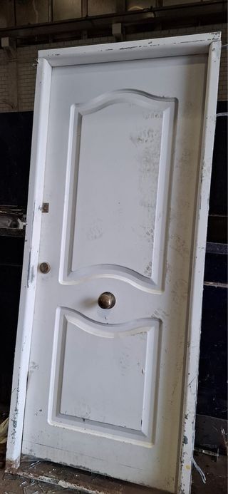 Puerta metálica blanca 0,90x2,09