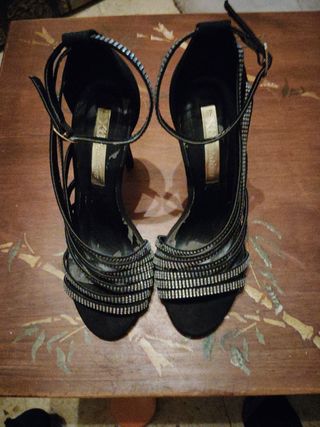 Zapatos tacón fiesta negros