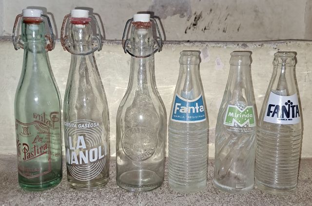 Lote 6 botellas antiguas gaseosas
