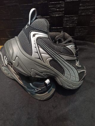 Puma Morphic Retro negras y plateadas