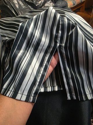 Camisa satinada rayas blancas y negras