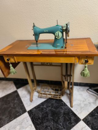 Máquina coser Alfa Classic antigua