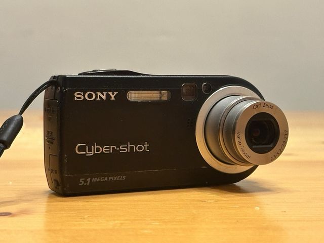 Fotocamera digitale Sony Cyber-shot DSC-P120