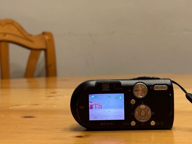 Fotocamera digitale Sony Cyber-shot DSC-P120