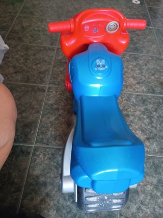 MOTO INFANTIL. FEBER
