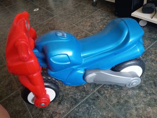MOTO INFANTIL. FEBER

