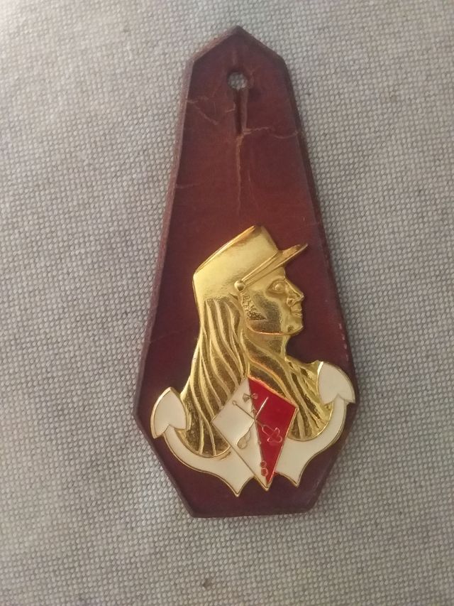 Distintivo militar antiguo