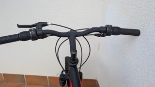 Bicicleta montaña negra-roja