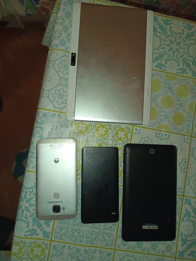 Lote tablets Huawei + móvil: piezas