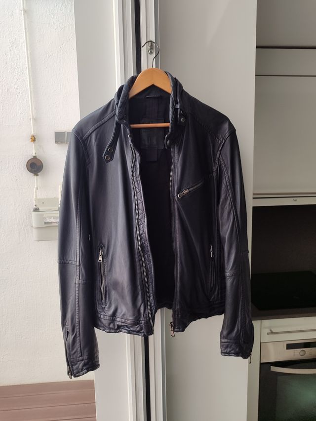 Cazadora cuero Mango negra