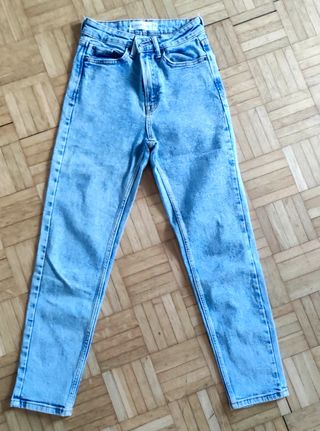 Jeans Stradivarius XS/34/6
A vita alta