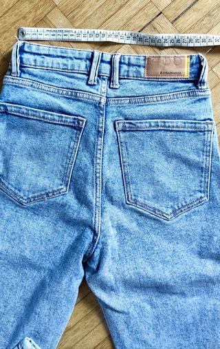 Jeans Stradivarius XS/34/6
A vita alta