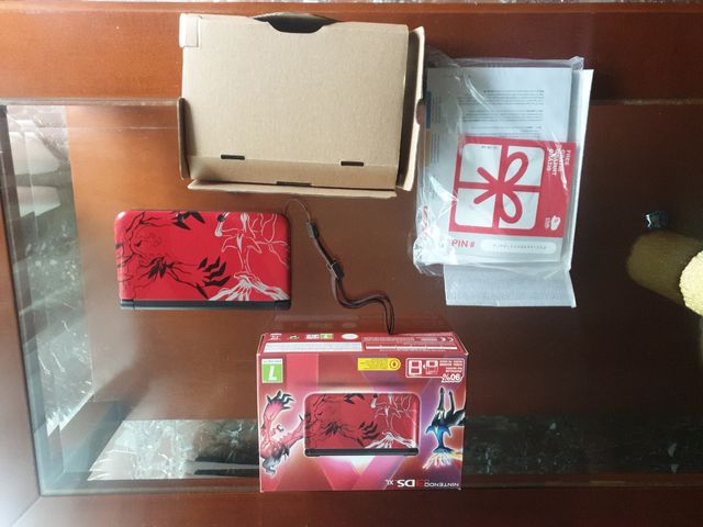 Nintendo 3DS XL Pokémon Roja