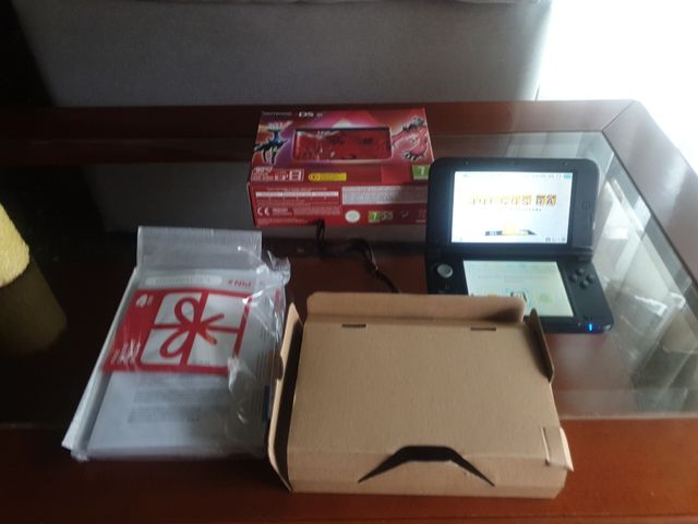 Nintendo 3DS XL Pokémon Roja