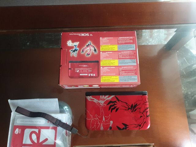 Nintendo 3DS XL Pokémon Roja