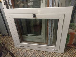 Ventana batiente lacado blanco de rotura