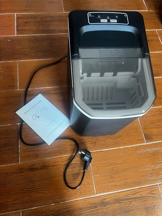 Mini nevera portátil para hacer hielo