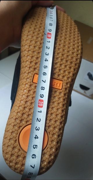 Zapatos con velcro 