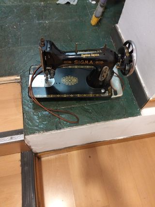Máquina coser SIGMA Antigua