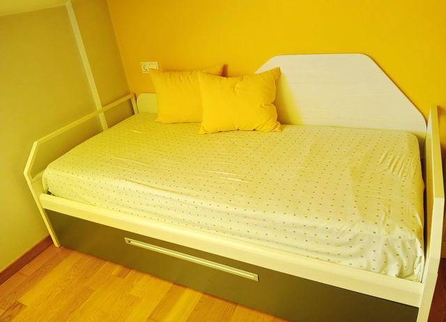 Cama nido 90 cm, 1 colchón y cómoda 