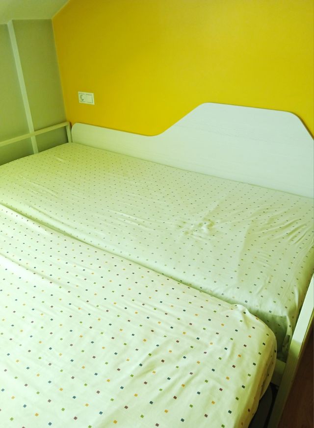 Cama nido 90 cm, 1 colchón y cómoda 