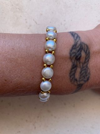Pulsera de Perlas Blancas – Hecha a Mano