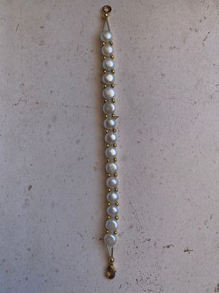 Pulsera de Perlas Blancas – Hecha a Mano