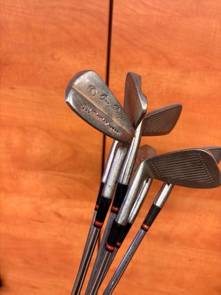 Hierros Wilson juego de 5