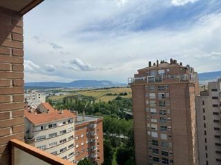 Piso en alquiler en Azpilagaña en Pamplona