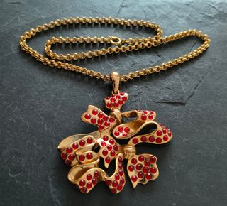 Collar Balmain vintage dorado y rojo