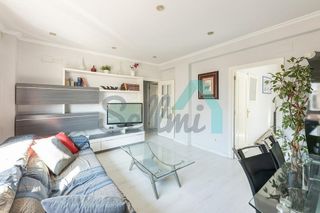 Piso en venta en Milán - Pumarín - Teatinos en Oviedo