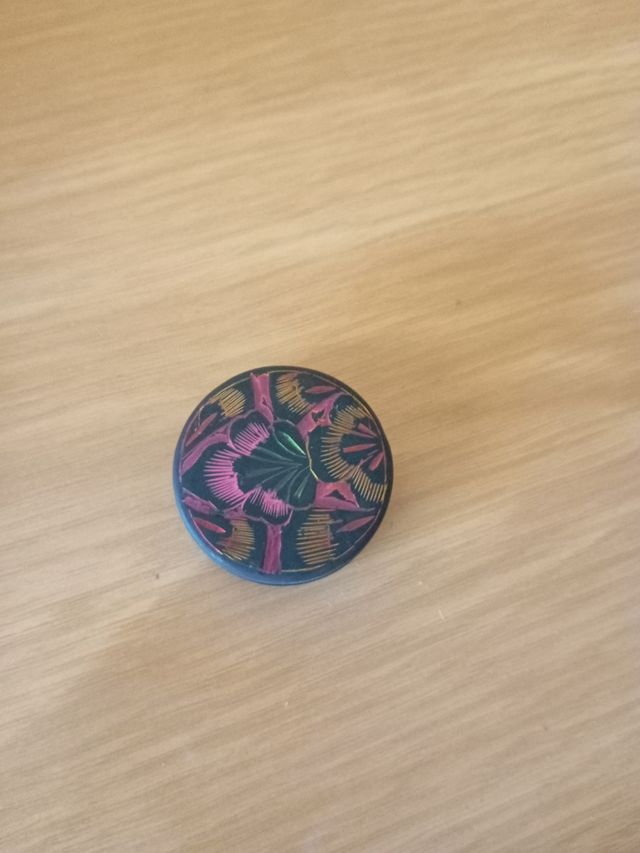 Pastillero antiguo pintado a mano