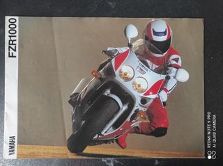 Depliant Yamaha FZR 1000 - Moto