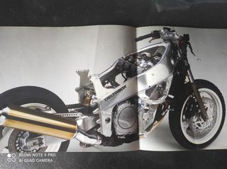 Depliant Yamaha FZR 1000 - Moto