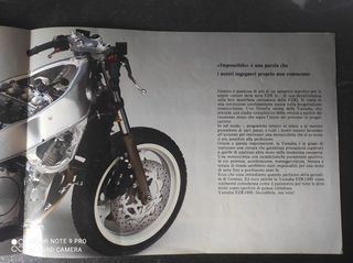 Depliant Yamaha FZR 1000 - Moto