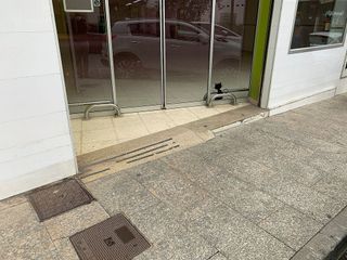 Local comercial en alquiler en Ribeira